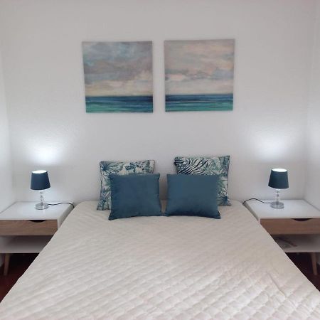 Carcavelos Surf Beach House Exterior photo